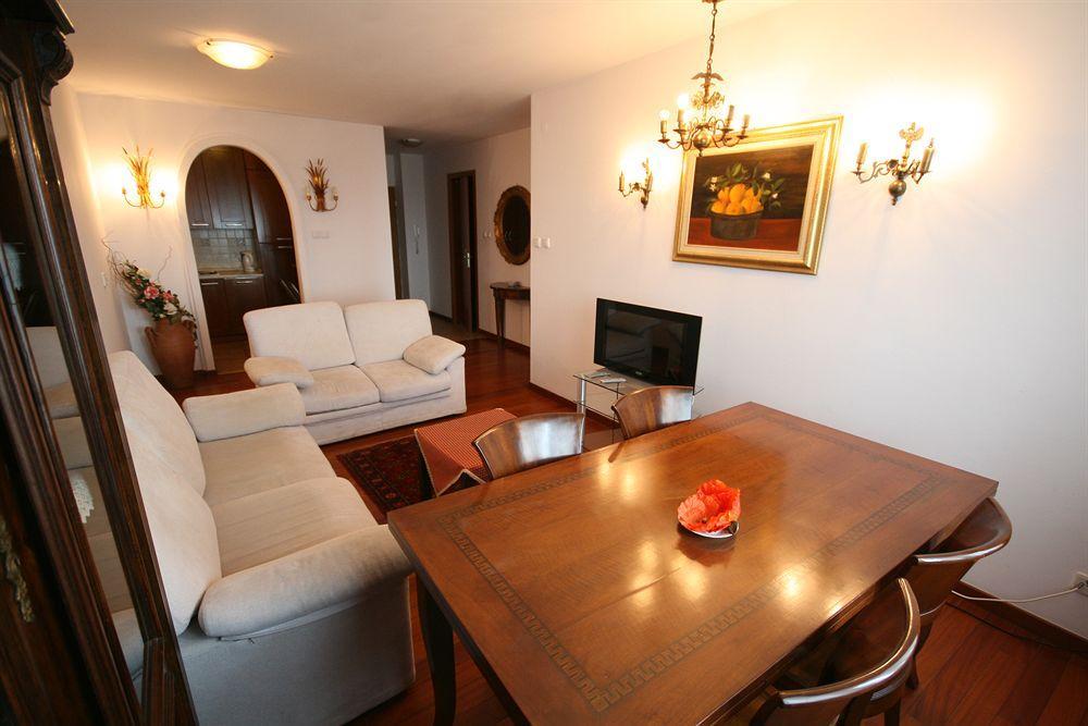 Lucka Residence วอร์ซอ ภายนอก รูปภาพ